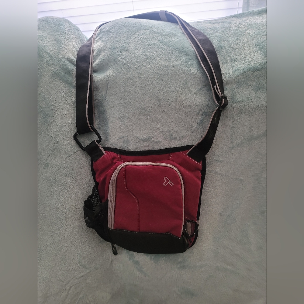 Travelon Anti-Theft Small Crossbody in Berry